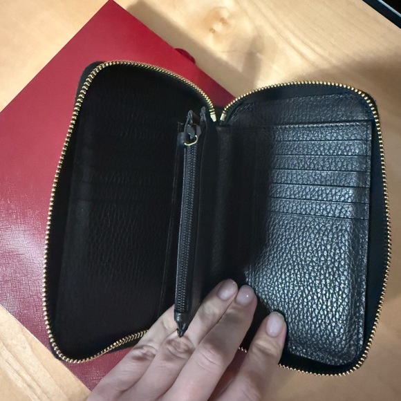 Brand new Gucci Black Leather Wallet - Picture 3 of 7